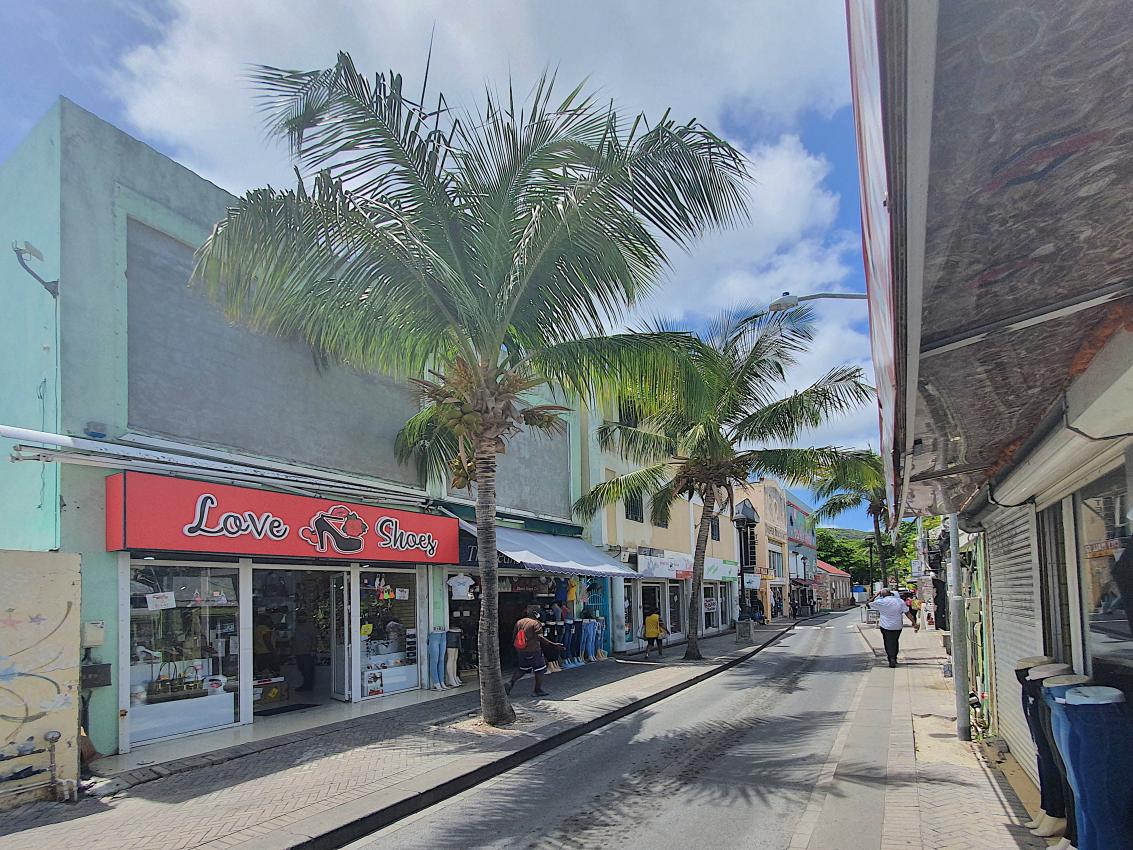 Sint Maarten property for sale, Backstreet Philipsburg, 2-story building on 213sqm lot