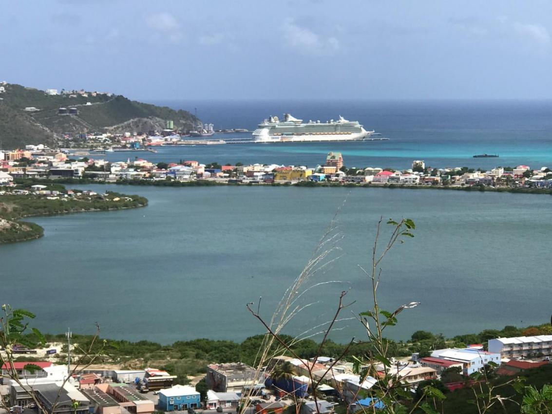 6559m2 land for sale in St Maarten Dutch side, subdivided