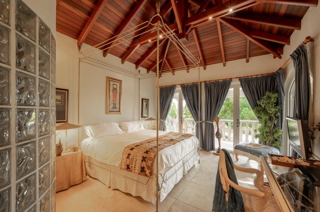 St Martin property for sale: Villa D ‘Art Terres Basses, Luxurious Real Estate 