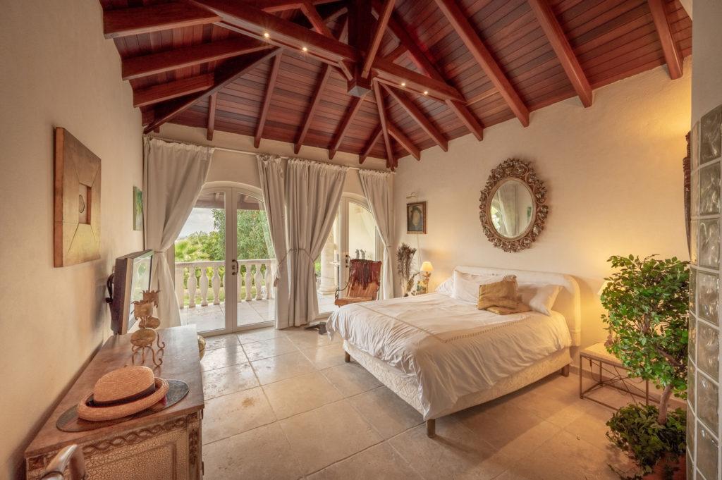 St Martin property for sale: Villa D ‘Art Terres Basses, Luxurious Real Estate 