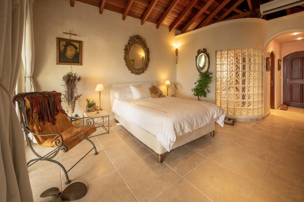 St Martin property for sale: Villa D ‘Art Terres Basses, Luxurious Real Estate 