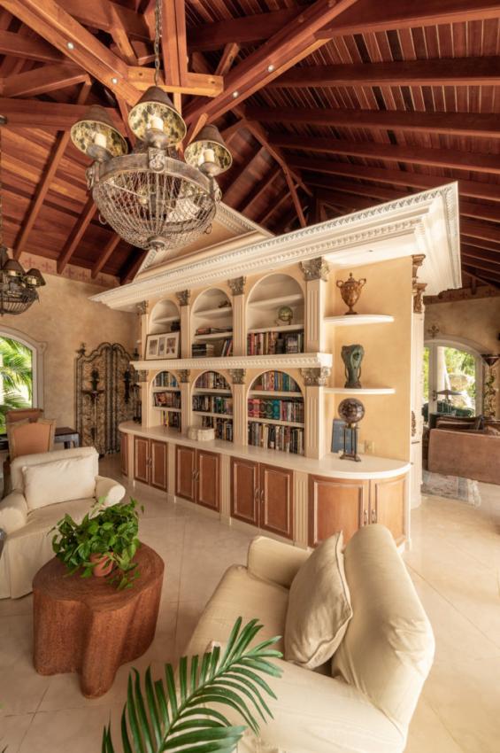 St Martin property for sale: Villa D ‘Art Terres Basses, Luxurious Real Estate 