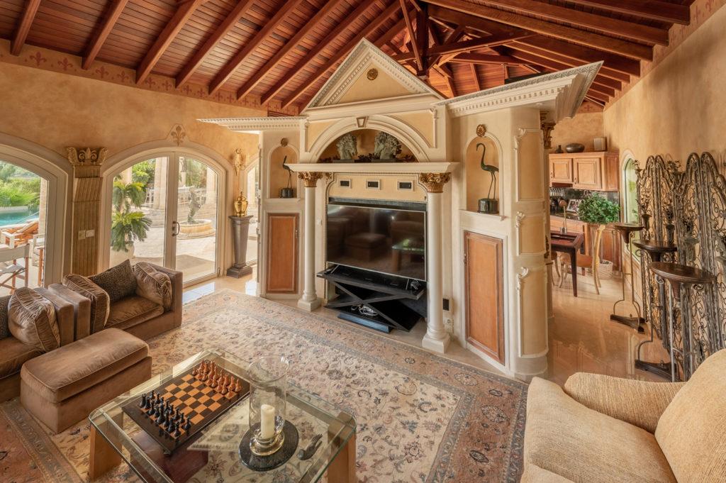 St Martin property for sale: Villa D ‘Art Terres Basses, Luxurious Real Estate 