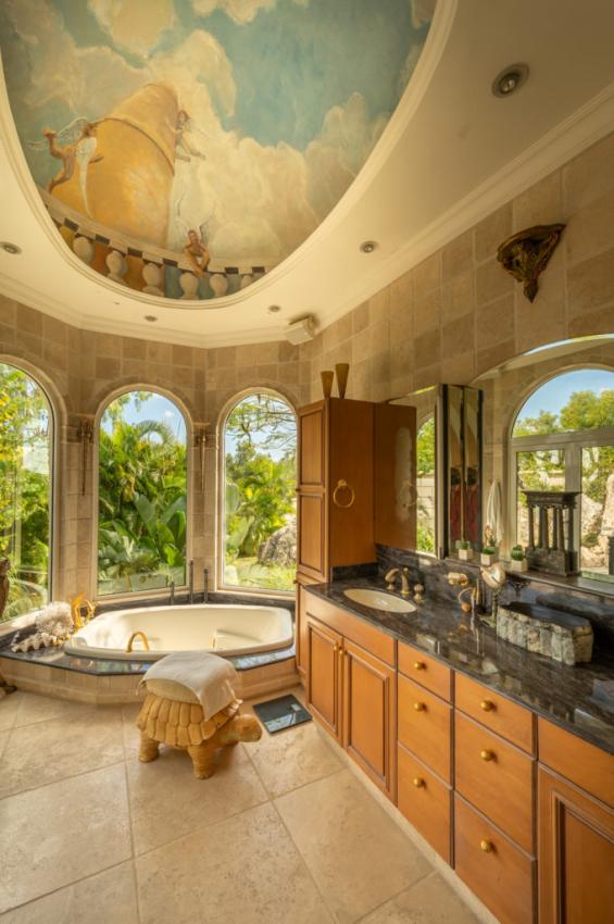 St Martin property for sale: Villa D ‘Art Terres Basses, Luxurious Real Estate 