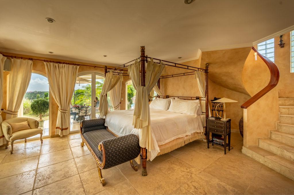 St Martin property for sale: Villa D ‘Art Terres Basses, Luxurious Real Estate 