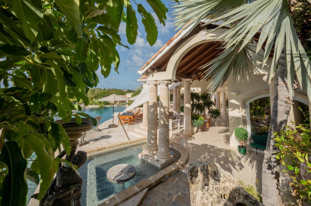 St Martin property for sale: Villa D ‘Art Terres Basses, Luxurious Real Estate 