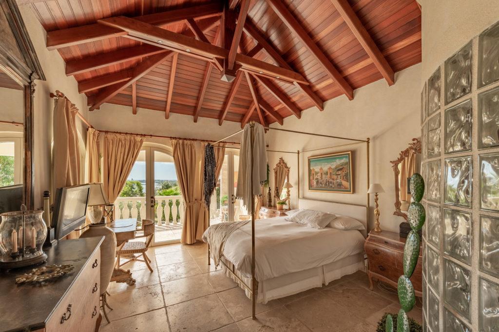 St Martin property for sale: Villa D ‘Art Terres Basses, Luxurious Real Estate 