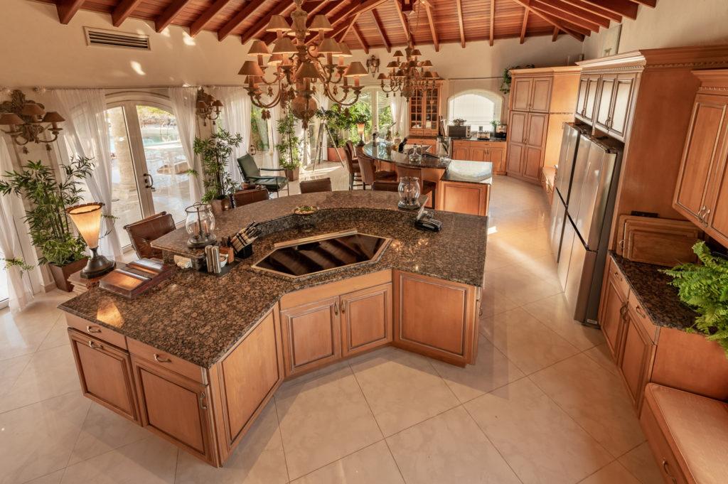 St Martin property for sale: Villa D ‘Art Terres Basses, Luxurious Real Estate 