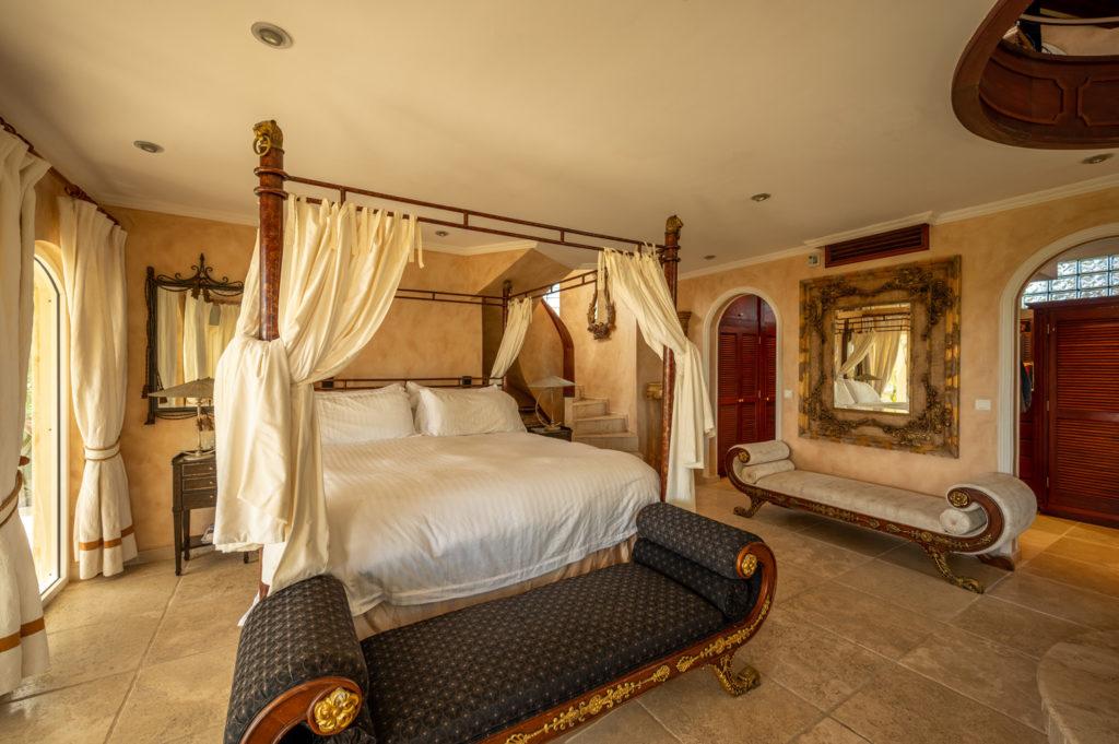 St Martin property for sale: Villa D ‘Art Terres Basses, Luxurious Real Estate 