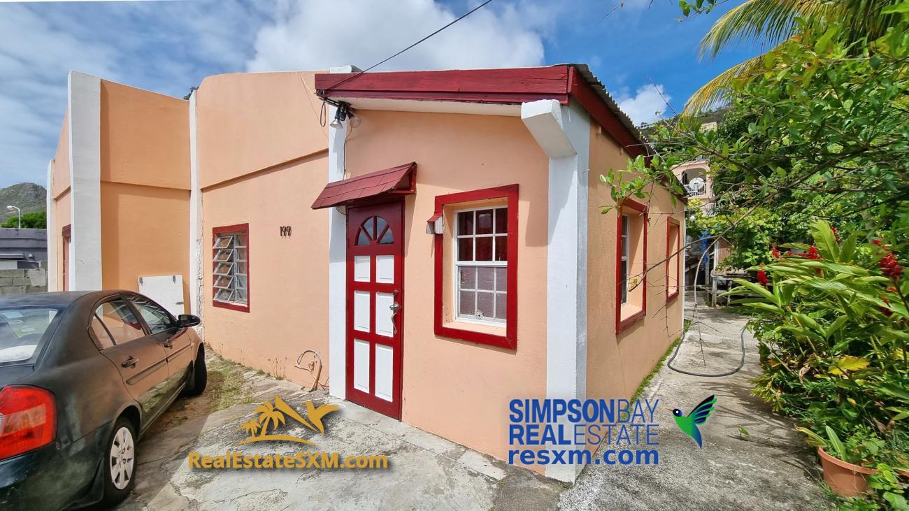 3-bedrooms standalone family house for sale in Sint