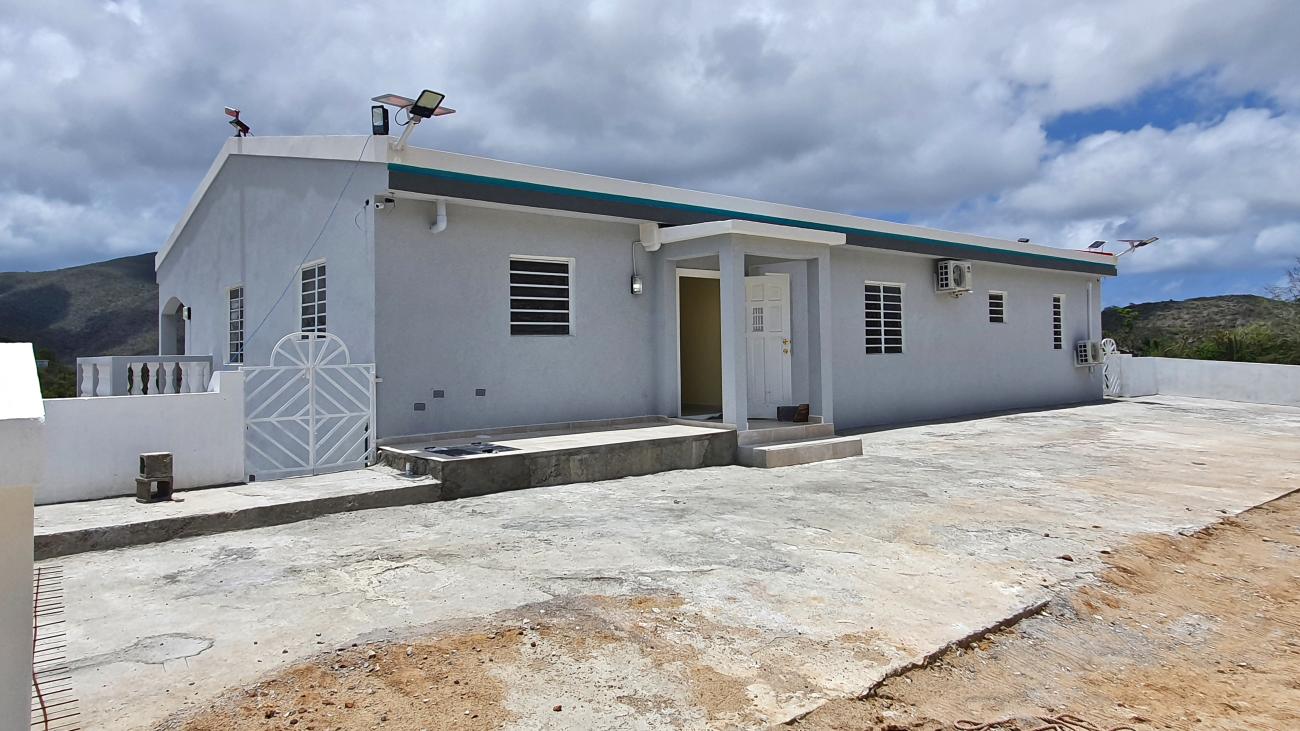SXM apartment for rent Blue Mountain Estate very large 3 bedrooms brand NEW semi furnished