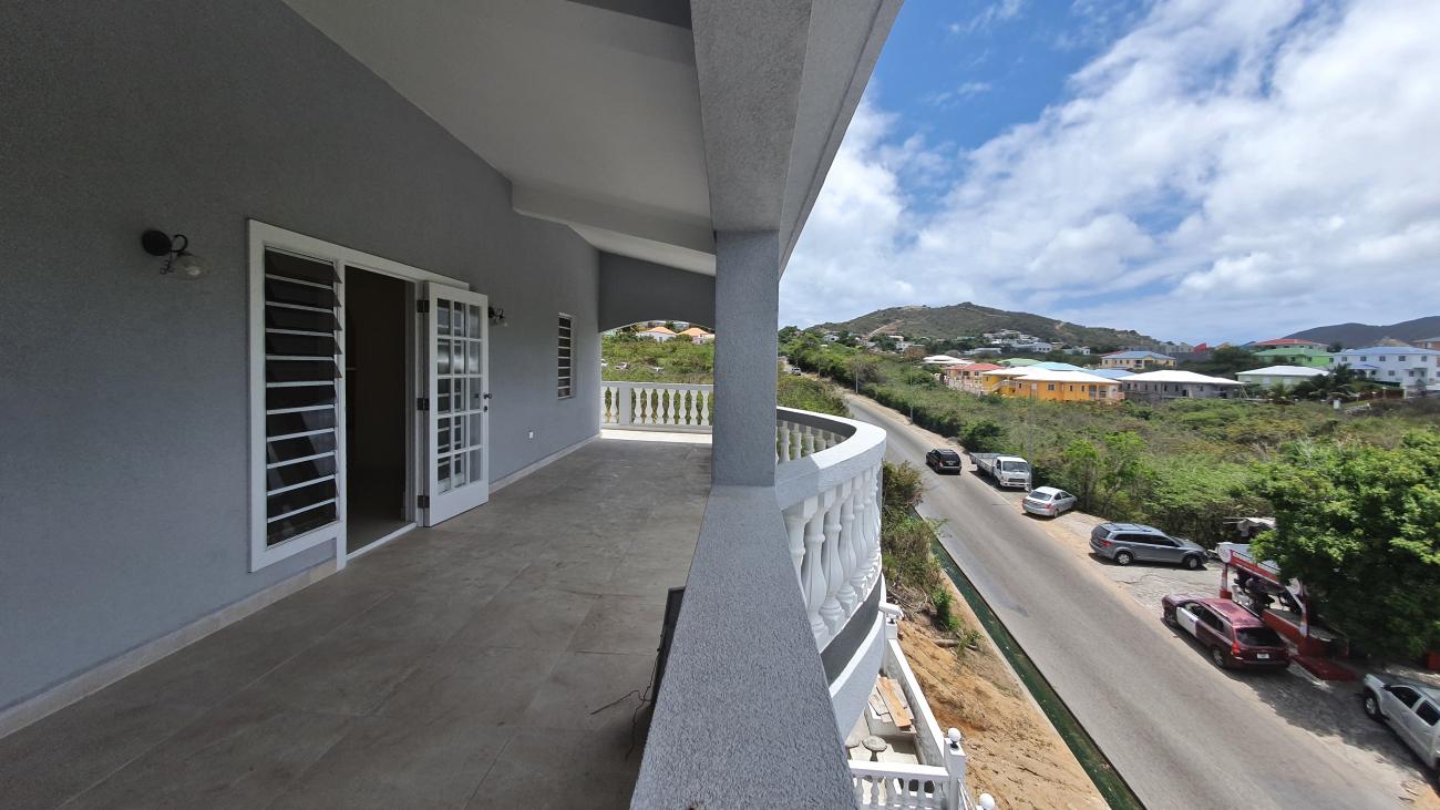 SXM apartment for rent Blue Mountain Estate very large 3 bedrooms brand NEW semi furnished