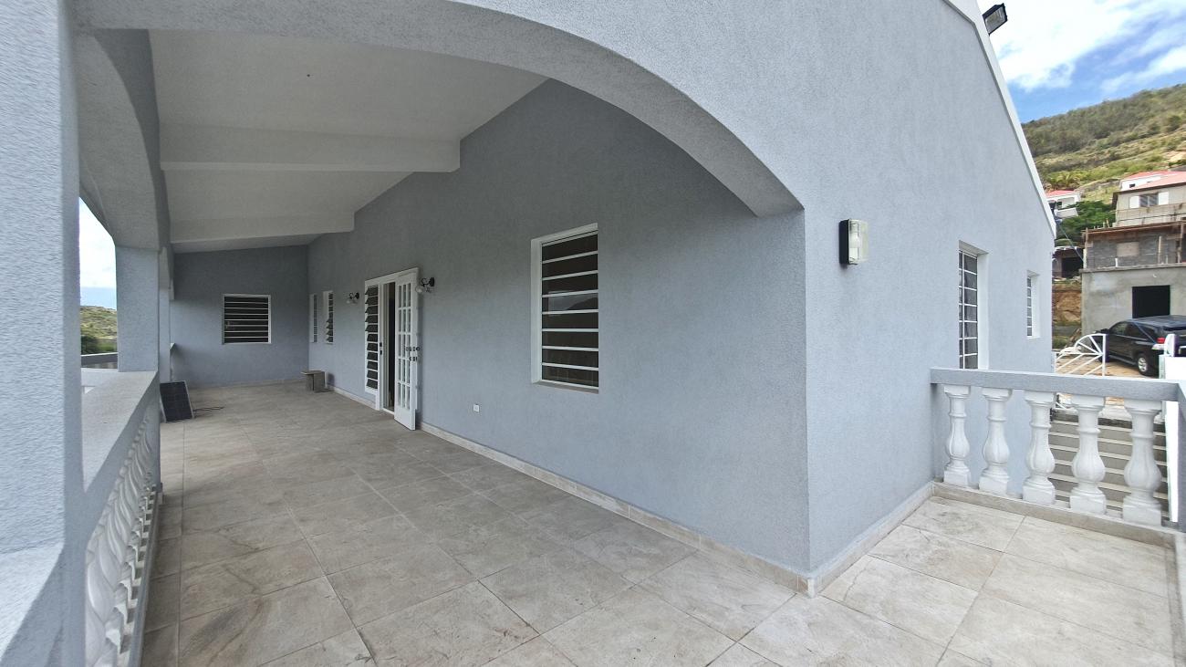 SXM apartment for rent Blue Mountain Estate very large 3 bedrooms brand NEW semi furnished