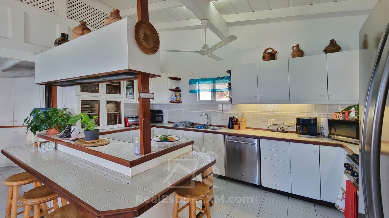 St Maarten unique house for sale in Belair 6-bedrooms, amazing views, great rental potential