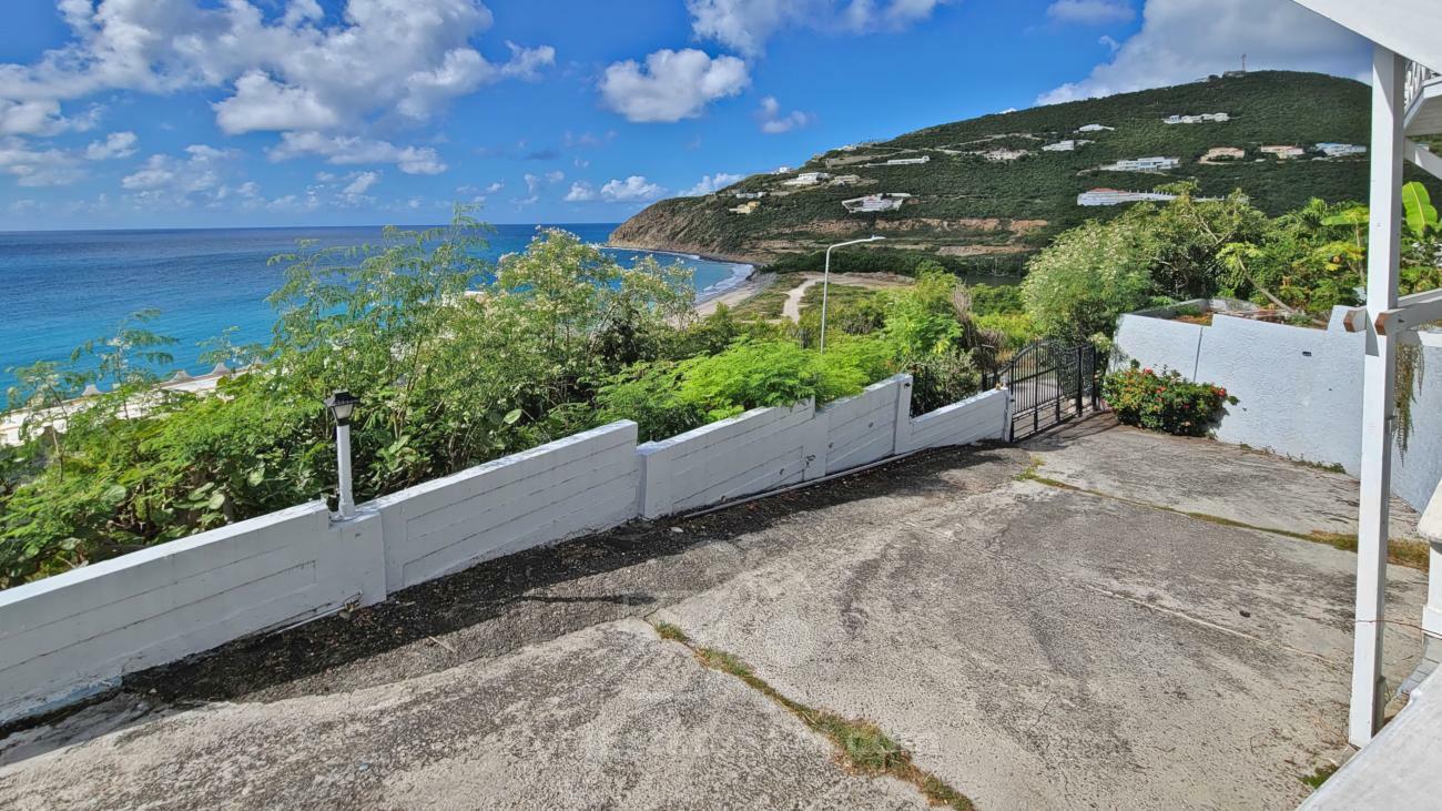 St Maarten unique house for sale in Belair 6-bedrooms, amazing views, great rental potential