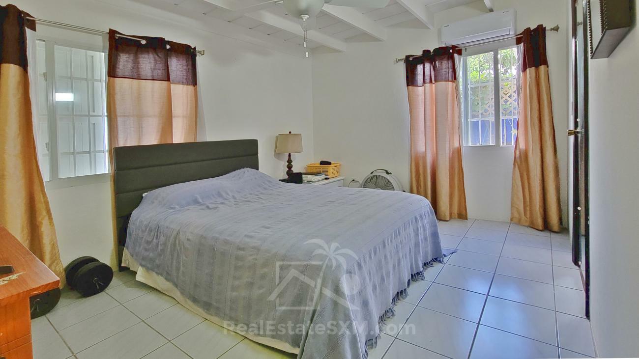 St Maarten unique house for sale in Belair 6-bedrooms, amazing views, great rental potential