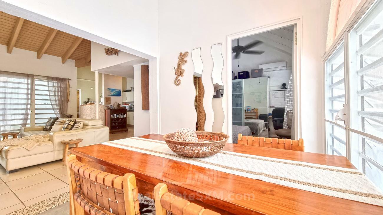 3-bedroom + Studio condo in Sint Maarten, Cupecoy, Tradewinds. Two levels, walking distance to beach