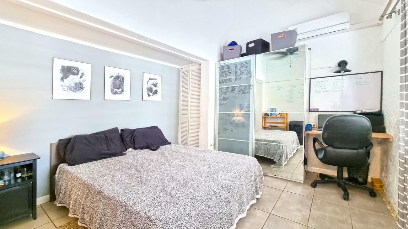 3-bedroom + Studio condo in Sint Maarten, Cupecoy, Tradewinds. Two levels, walking distance to beach