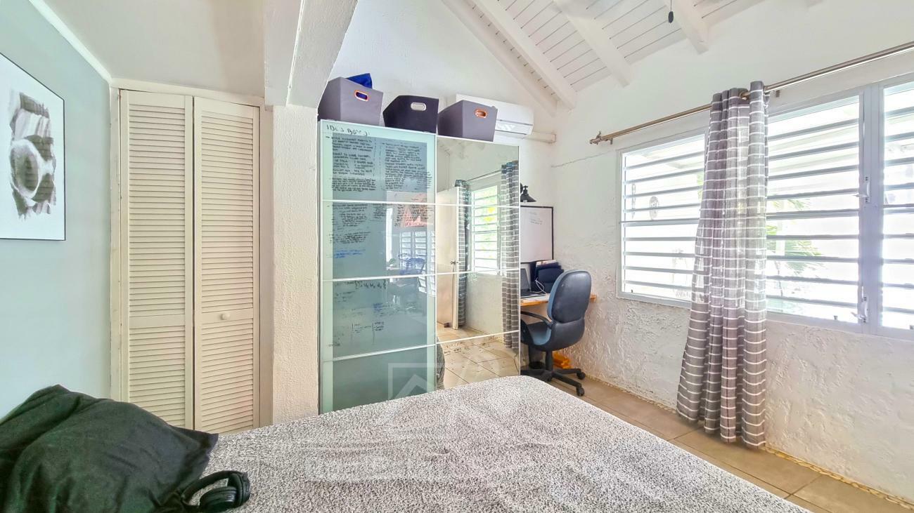 3-bedroom + Studio condo in Sint Maarten, Cupecoy, Tradewinds. Two levels, walking distance to beach