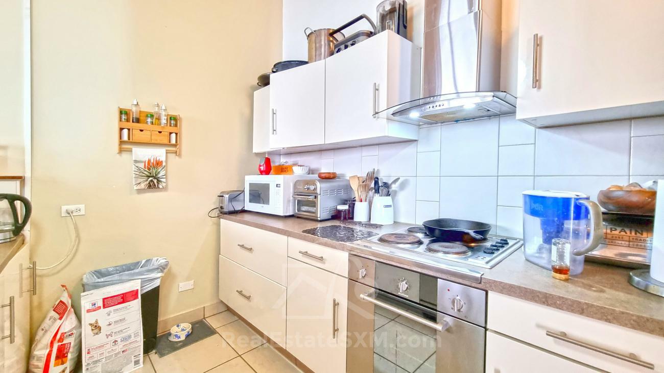 3-bedroom + Studio condo in Sint Maarten, Cupecoy, Tradewinds. Two levels, walking distance to beach