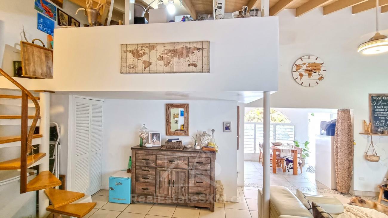 3-bedroom + Studio condo in Sint Maarten, Cupecoy, Tradewinds. Two levels, walking distance to beach