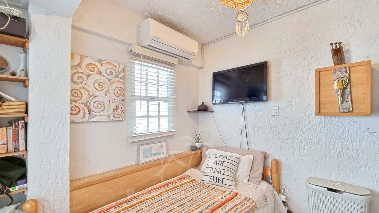 3-bedroom + Studio condo in Sint Maarten, Cupecoy, Tradewinds. Two levels, walking distance to beach