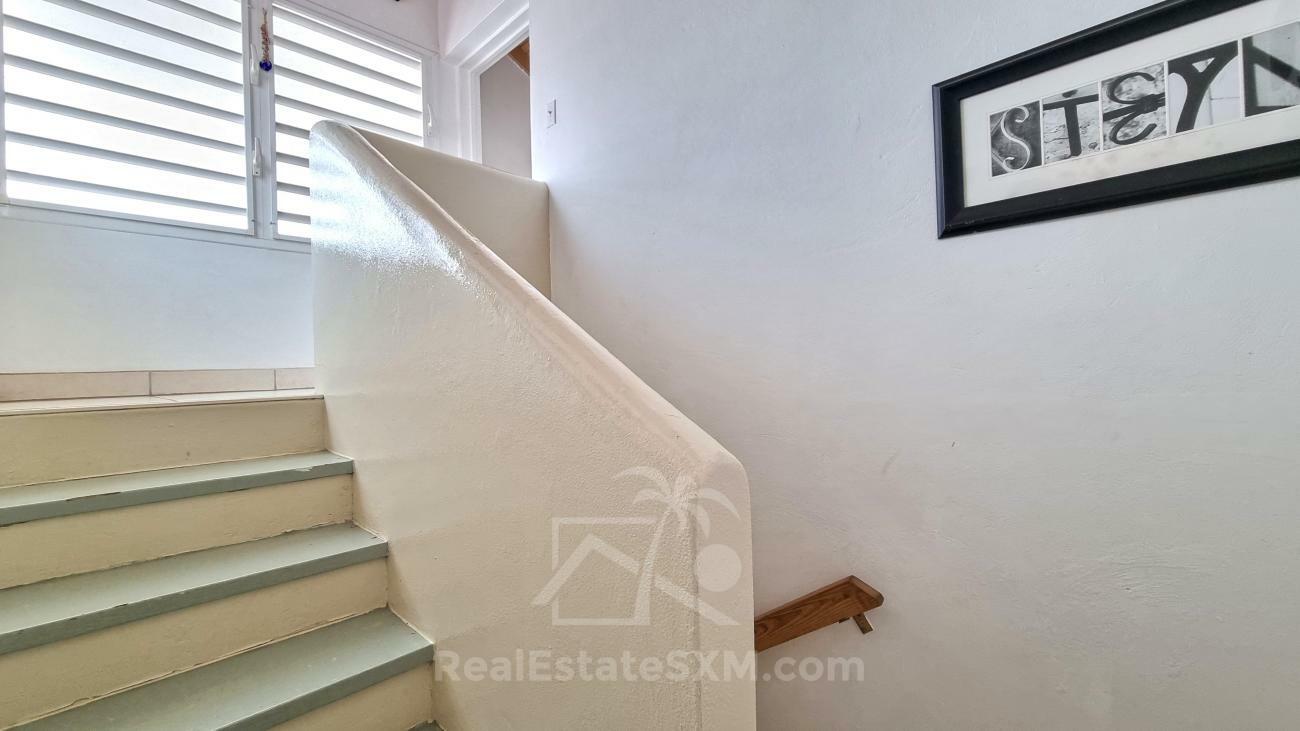 3-bedroom + Studio condo in Sint Maarten, Cupecoy, Tradewinds. Two levels, walking distance to beach