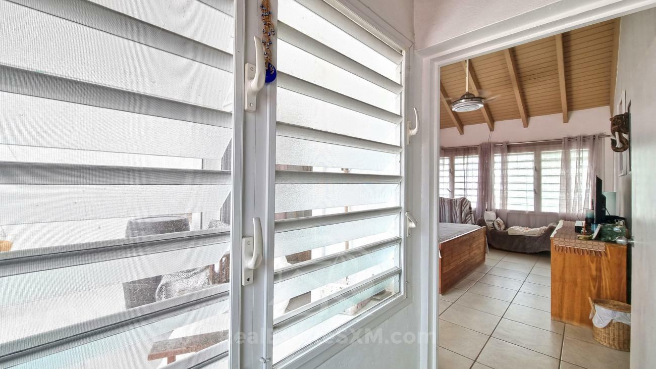 3-bedroom + Studio condo in Sint Maarten, Cupecoy, Tradewinds. Two levels, walking distance to beach