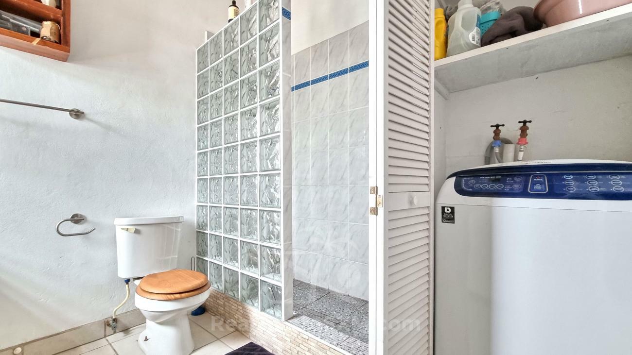 3-bedroom + Studio condo in Sint Maarten, Cupecoy, Tradewinds. Two levels, walking distance to beach