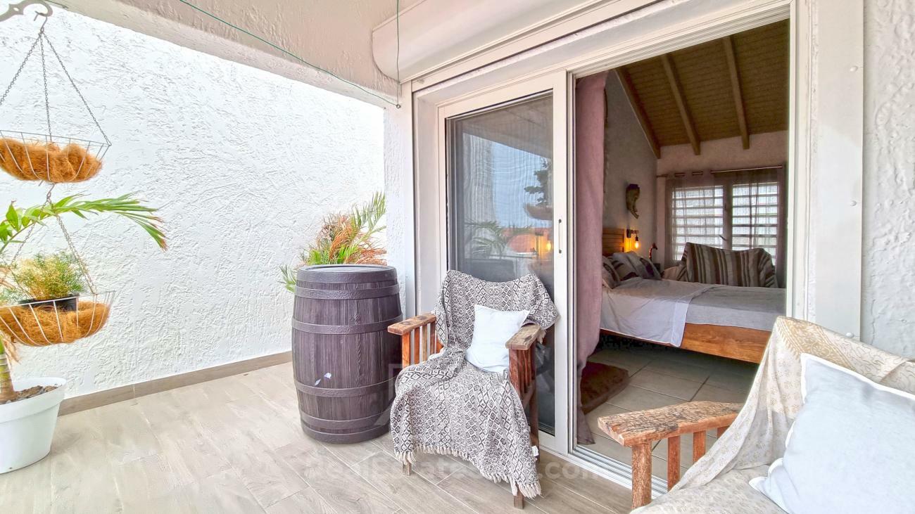 3-bedroom + Studio condo in Sint Maarten, Cupecoy, Tradewinds. Two levels, walking distance to beach