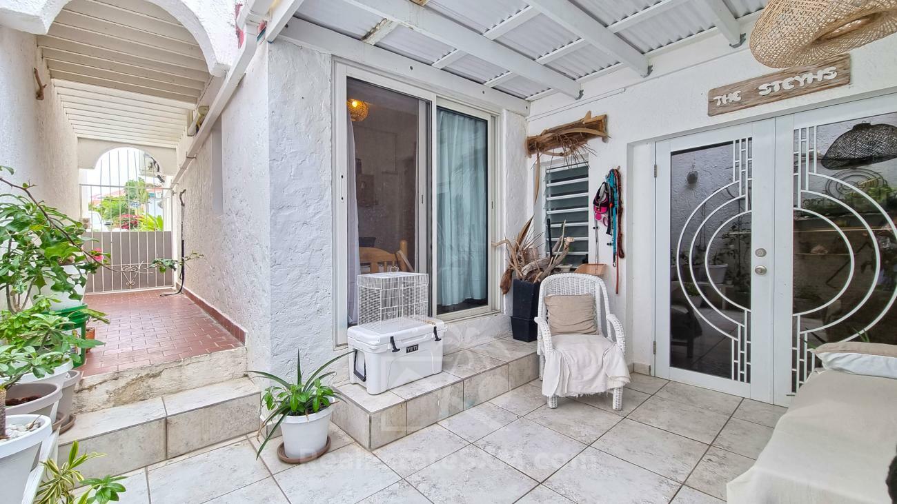 3-bedroom + Studio condo in Sint Maarten, Cupecoy, Tradewinds. Two levels, walking distance to beach