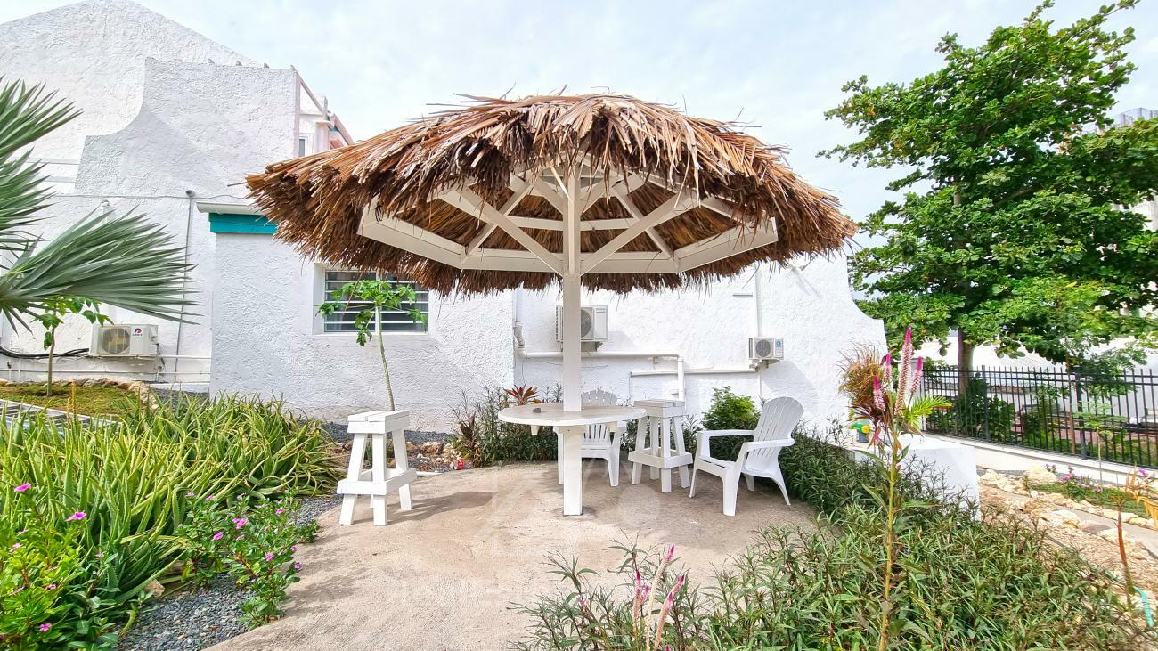 3-bedroom + Studio condo in Sint Maarten, Cupecoy, Tradewinds. Two levels, walking distance to beach