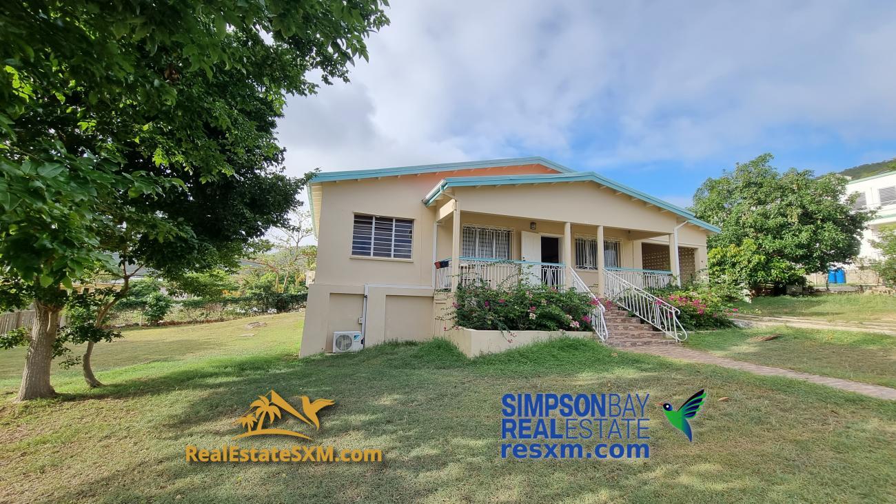 Beautiful spacious 3 bedroom 2 bath family home for rent in SXM Saunders