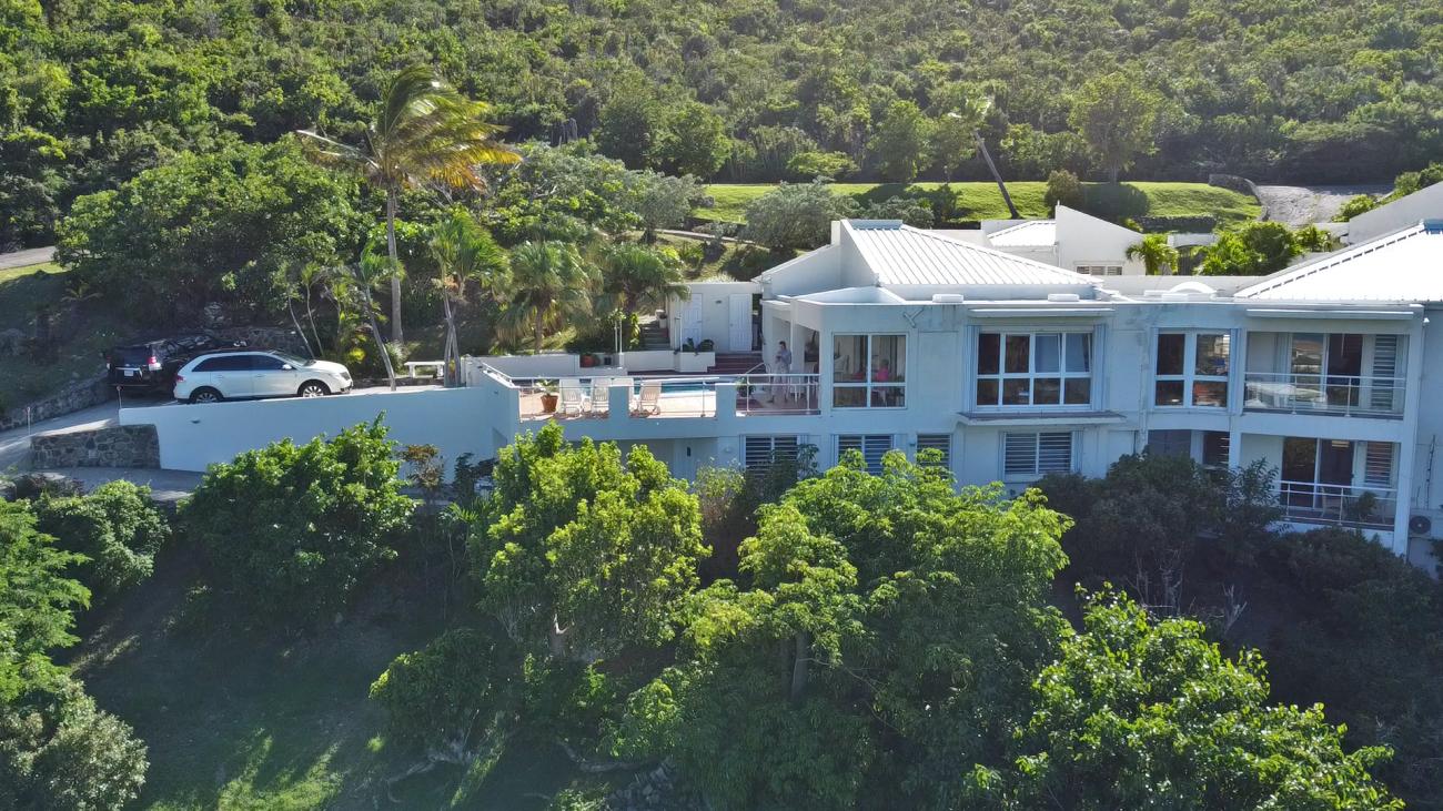 amazing-villa-for-sale-in-st-maarten-caribbean-hillside