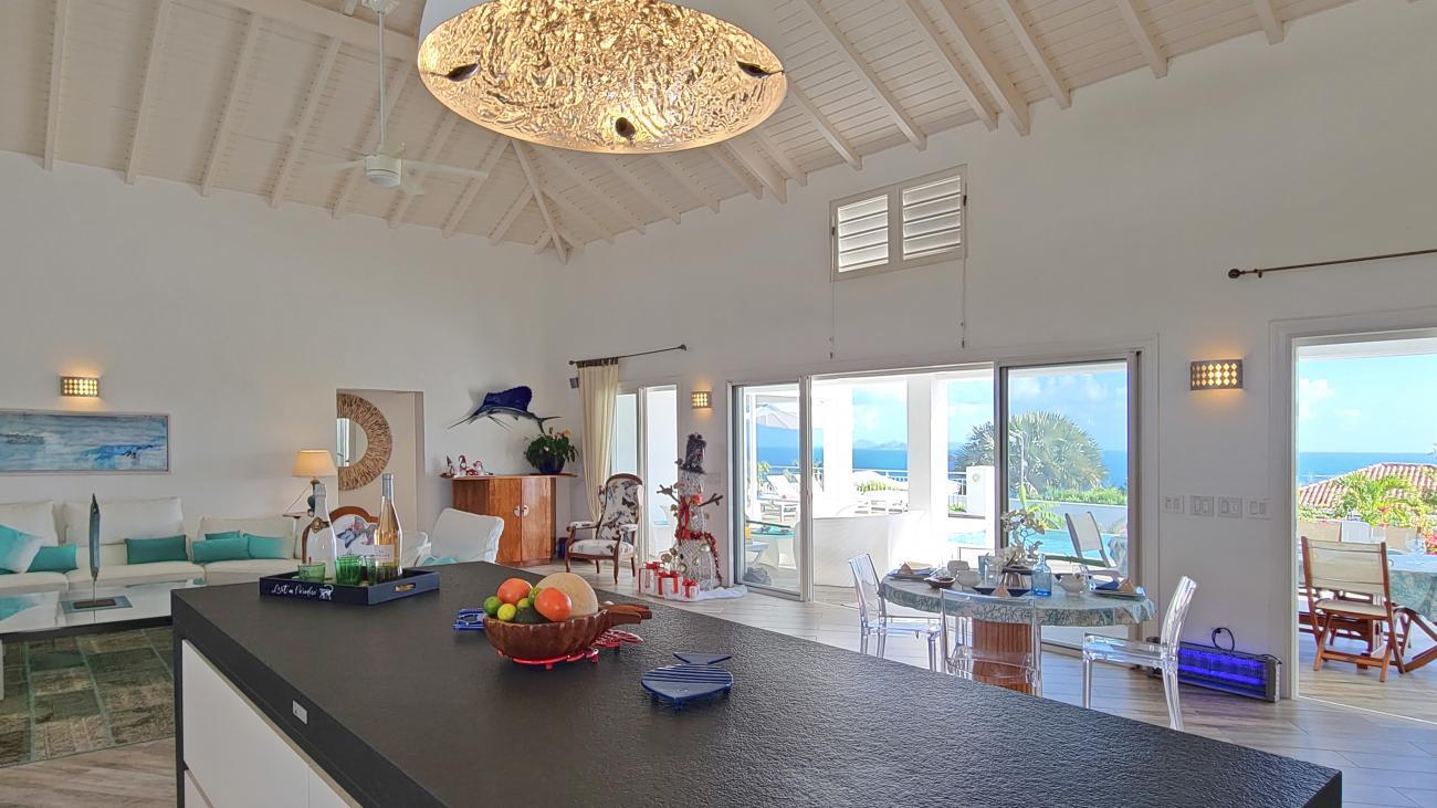 Luxury Villa for sale in St Maarten, with additional 4 apartments. St Barths and ocean views 