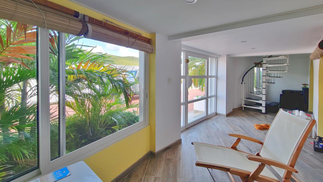 Luxury Villa for sale in St Maarten, with additional 4 apartments. St Barths and ocean views 