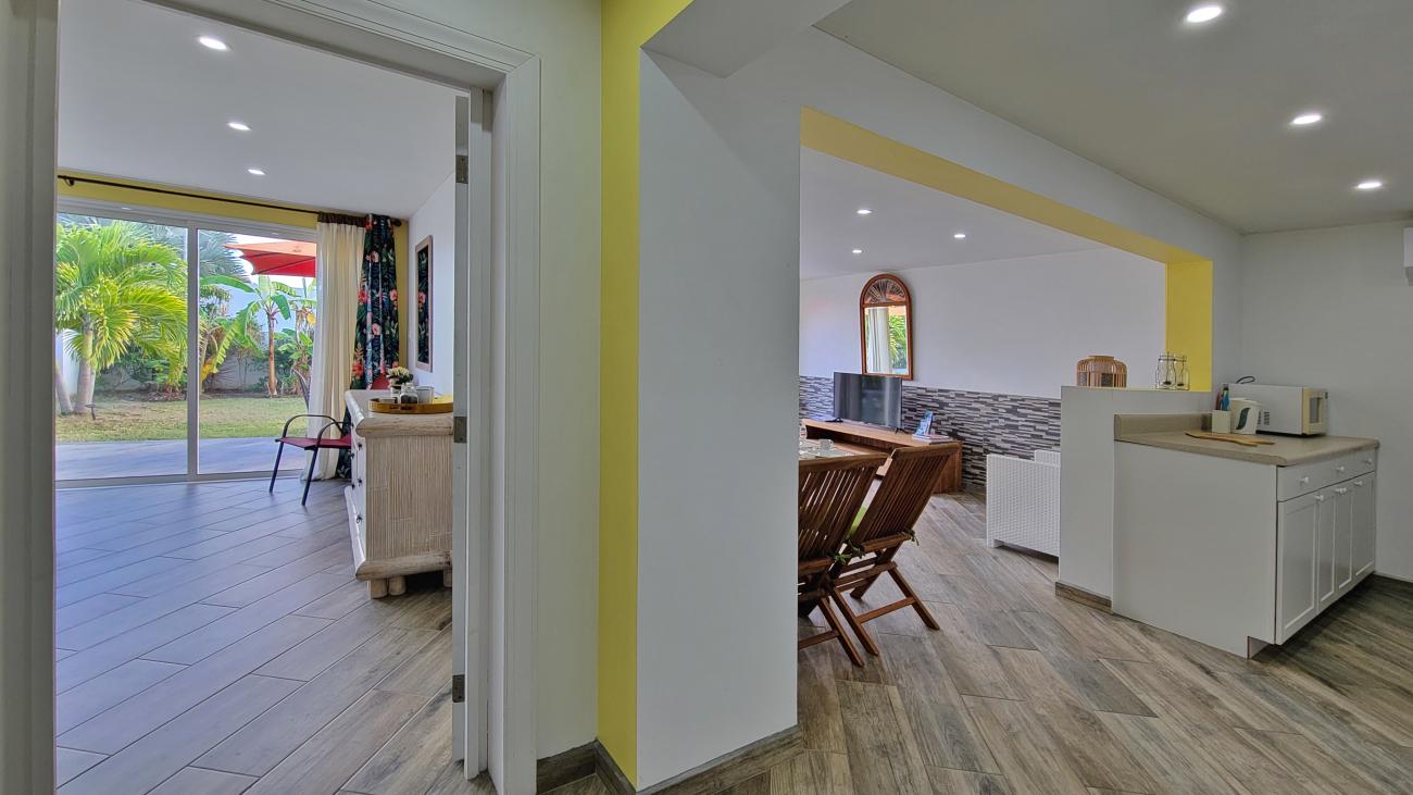 Luxury Villa for sale in St Maarten, with additional 4 apartments. St Barths and ocean views 