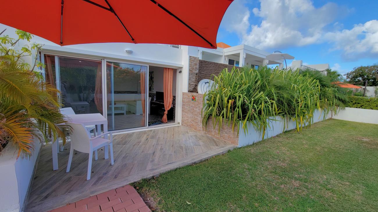 Luxury Villa for sale in St Maarten, with additional 4 apartments. St Barths and ocean views 