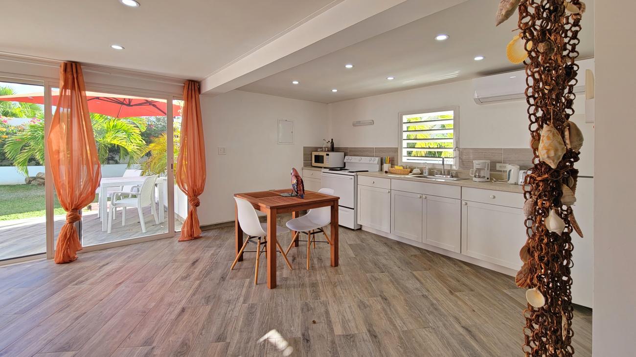 Luxury Villa for sale in St Maarten, with additional 4 apartments. St Barths and ocean views 