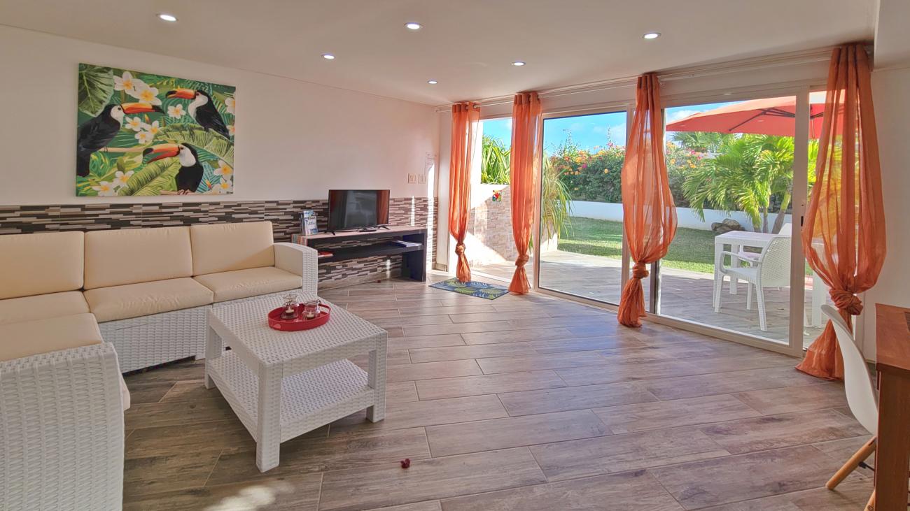 Luxury Villa for sale in St Maarten, with additional 4 apartments. St Barths and ocean views 