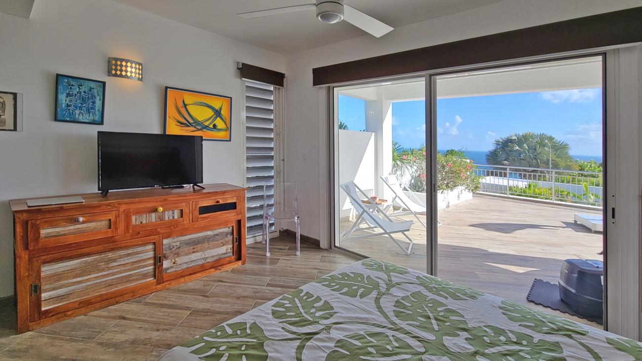 Luxury Villa for sale in St Maarten, with additional 4 apartments. St Barths and ocean views 