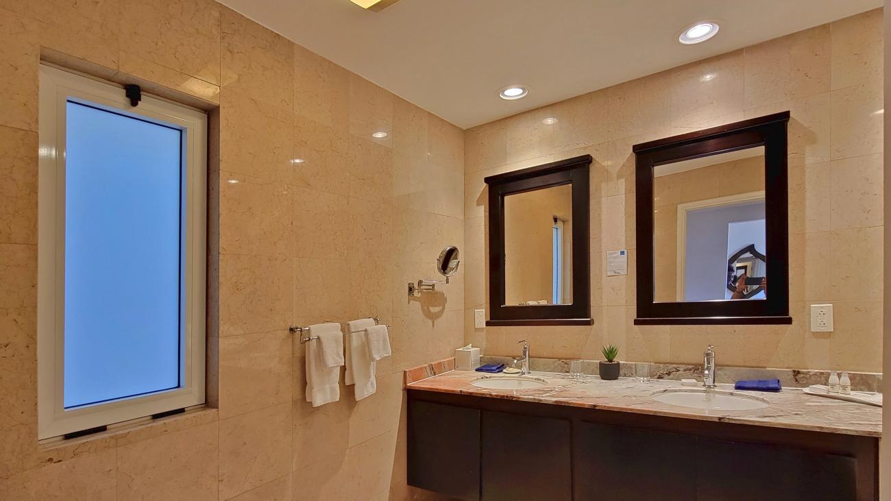 Condo for sale in SXM, modern 2 bedrooms with amazing views in Princess Heights awarded hotel