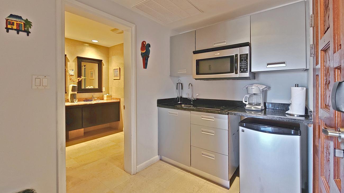 Condo for sale in SXM, modern 2 bedrooms with amazing views in Princess Heights awarded hotel