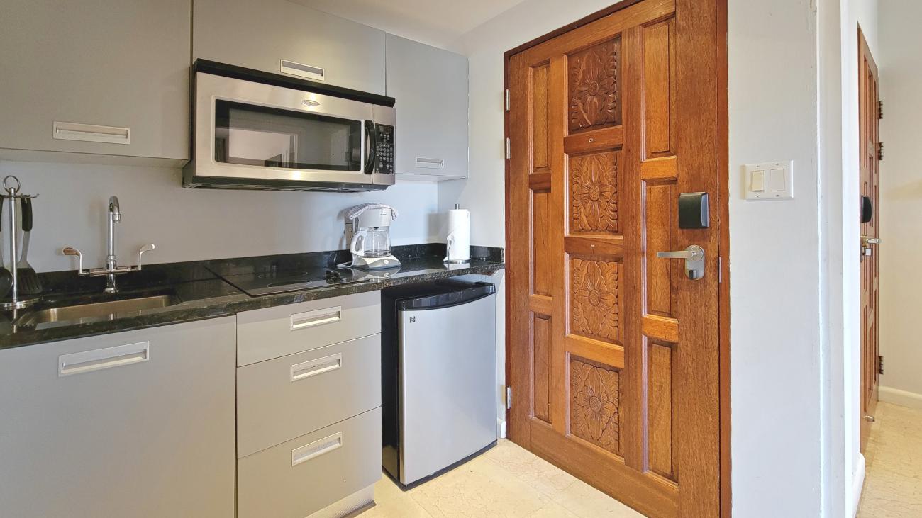 Condo for sale in SXM, modern 2 bedrooms with amazing views in Princess Heights awarded hotel