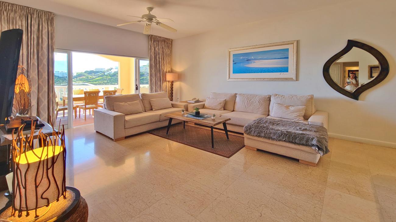 Condo for sale in SXM, modern 2 bedrooms with amazing views in Princess Heights awarded hotel
