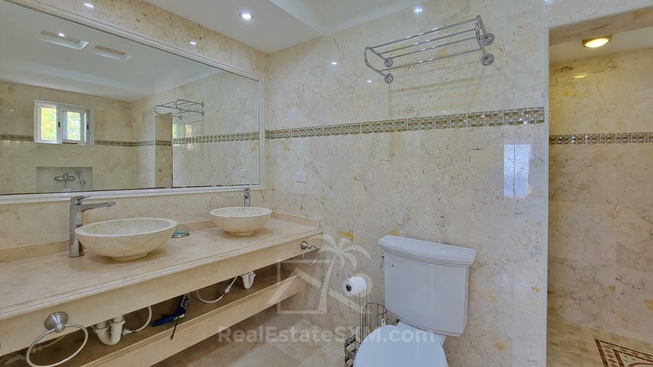 St Maarten property for sale: Stunning Villa Punta Blanca in Point Blanche, ocean views