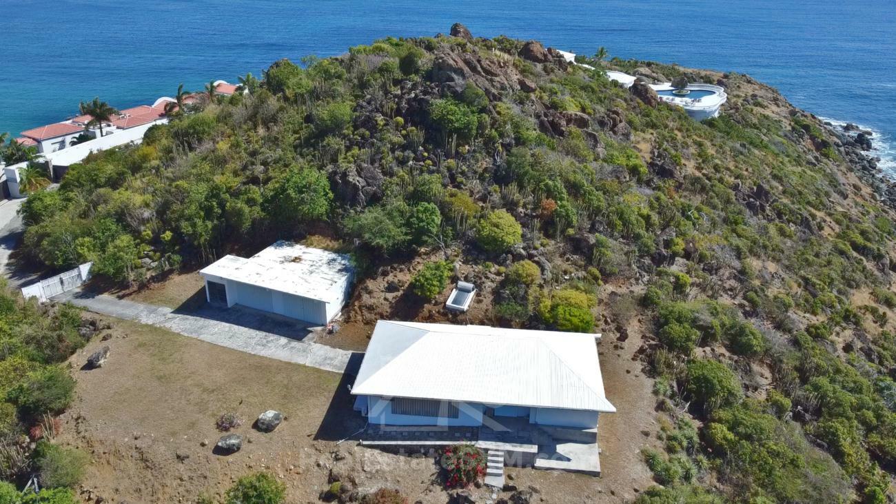Top of the hill. Large 12130sqm land for sale in Guana Bay, St Maarten, Caribbean with house