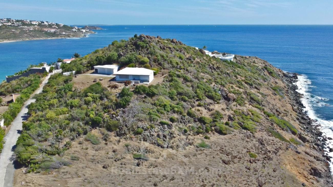 Top of the hill. Large 12130sqm land for sale in Guana Bay, St Maarten, Caribbean with house