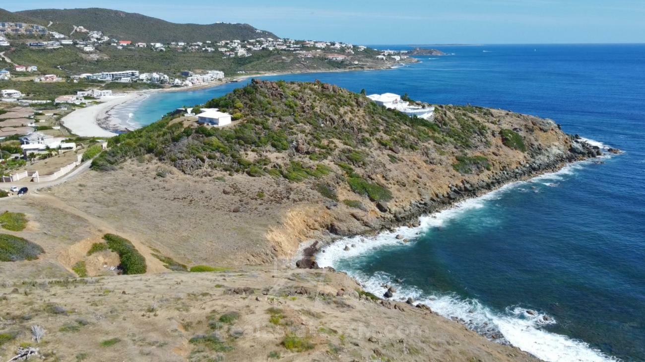Top of the hill. Large 12130sqm land for sale in Guana Bay, St Maarten, Caribbean with house
