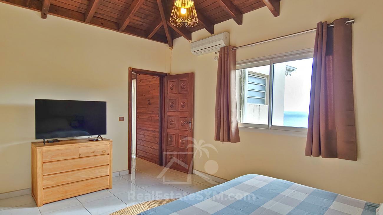 Stunning villa for sale in St Maarten, Belair. Caribbean sunsets. Ocean view. Gem and OPPORTUNITY!!!